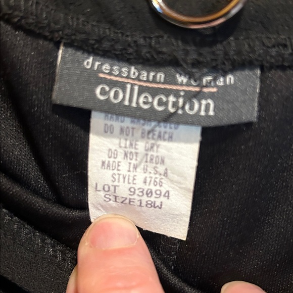 Beautiful and elegant chiffon black skirt with black underlay. - Picture 3 of 4